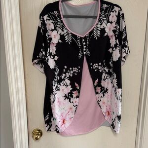 Chic Floral Women's Blouse in Black and Pink